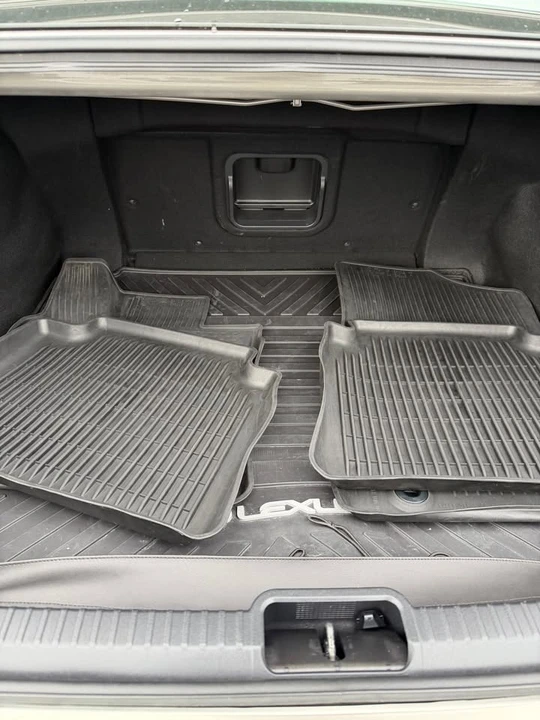2019 Lexus ES 7th Gen - Image 16 of 17