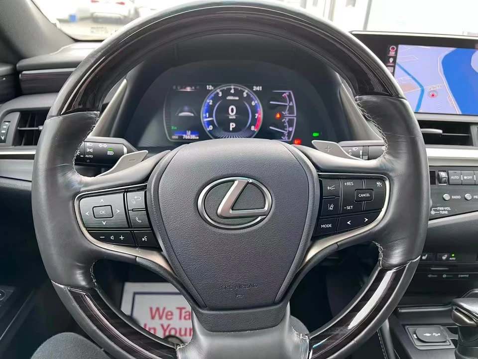 2019 Lexus ES 7th Gen - Image 16 of 18