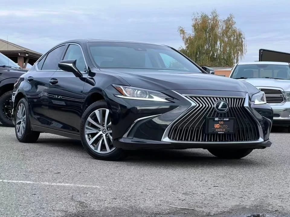 2019 Lexus ES 7th Gen - Image 2 of 18