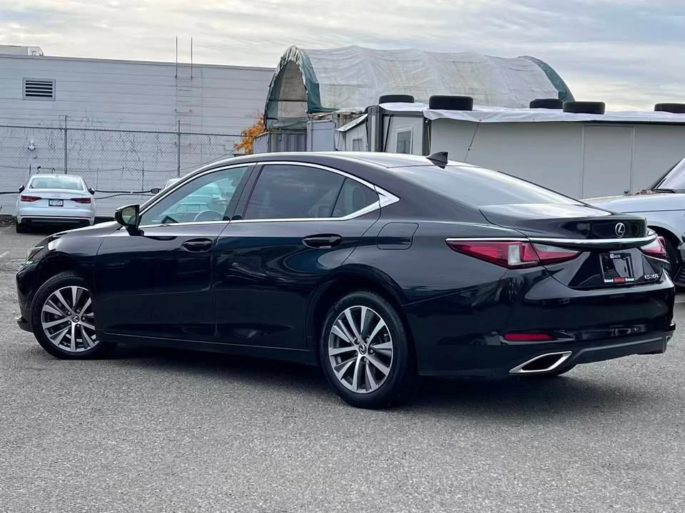 2019 Lexus ES 7th Gen - Image 5 of 18