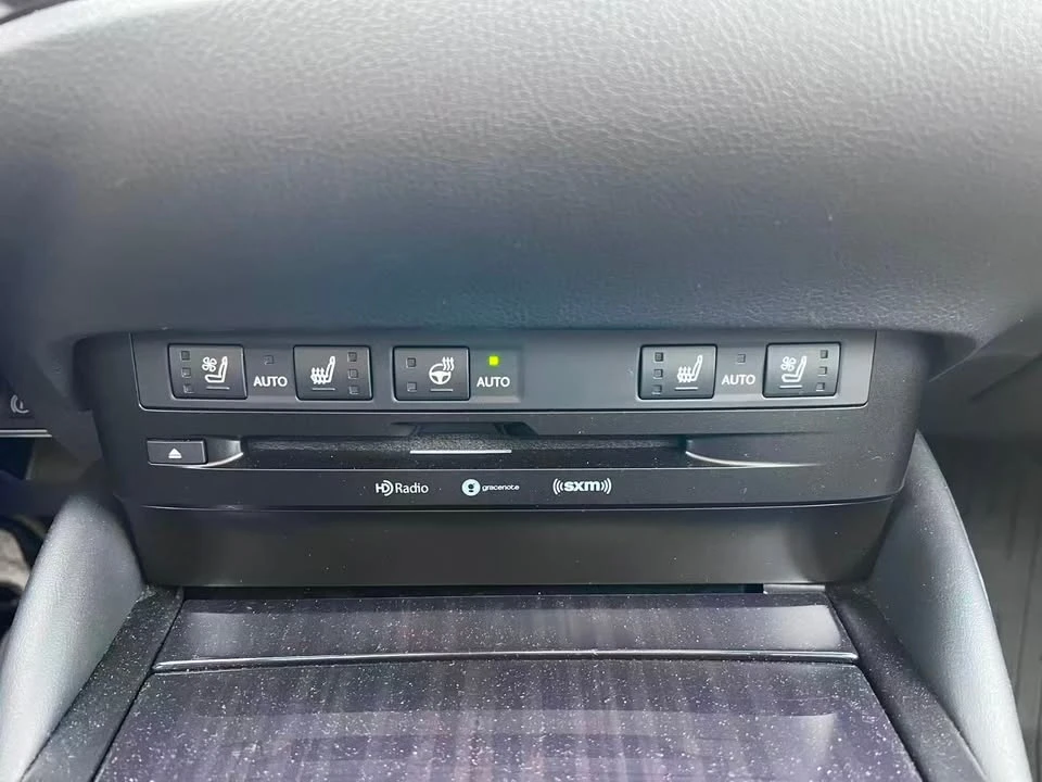 2019 Lexus ES 7th Gen - Image 15 of 18