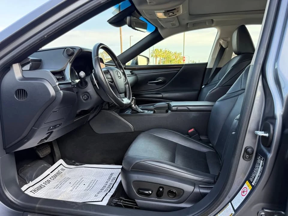 2019 Lexus ES 7th Gen - Image 9 of 20