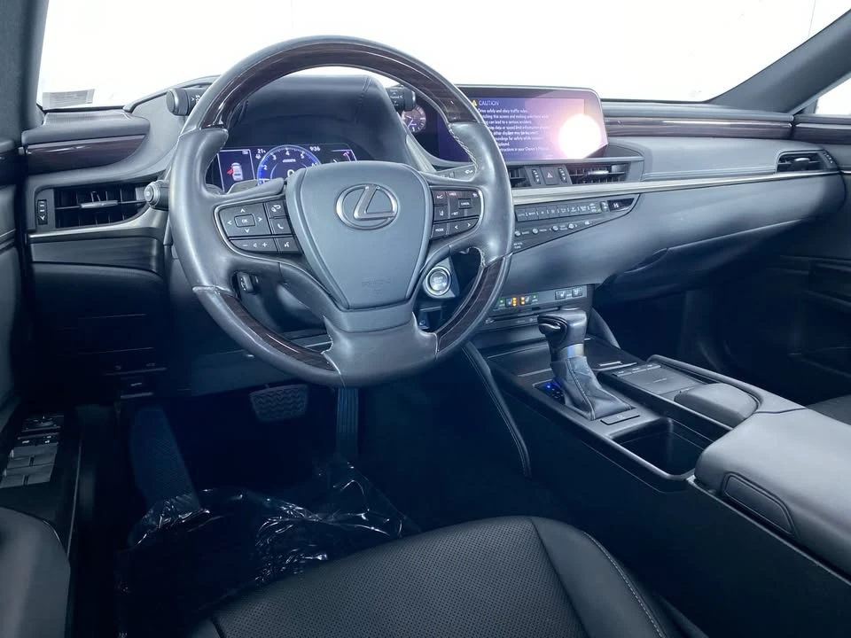 2019 Lexus ES 7th Gen - Image 3 of 19