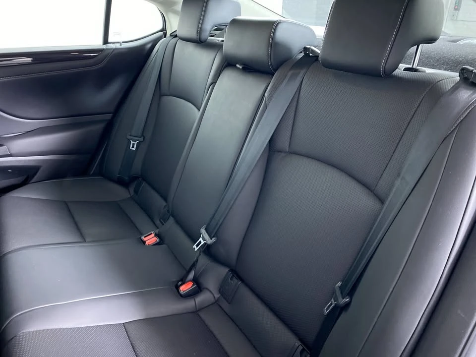 2019 Lexus ES 7th Gen - Image 15 of 19