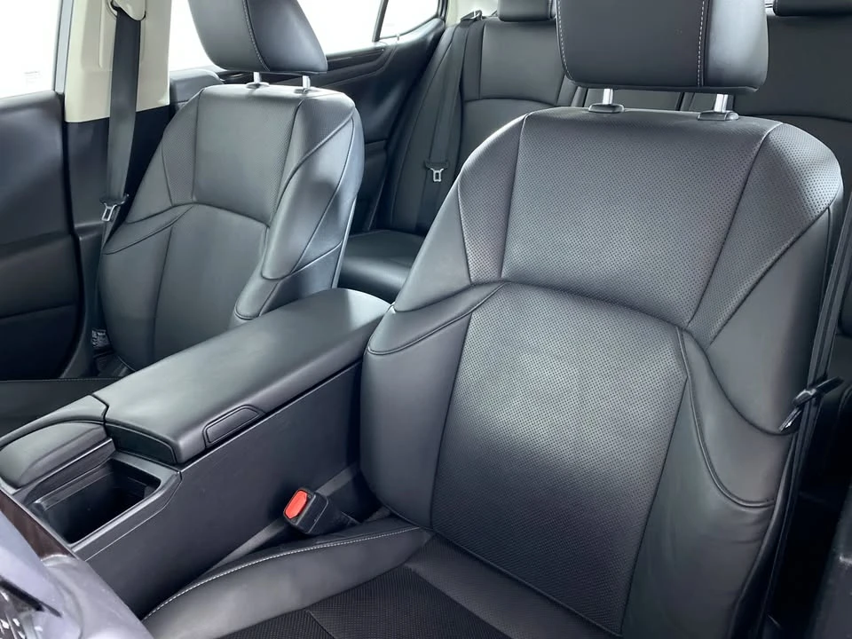 2019 Lexus ES 7th Gen - Image 13 of 19
