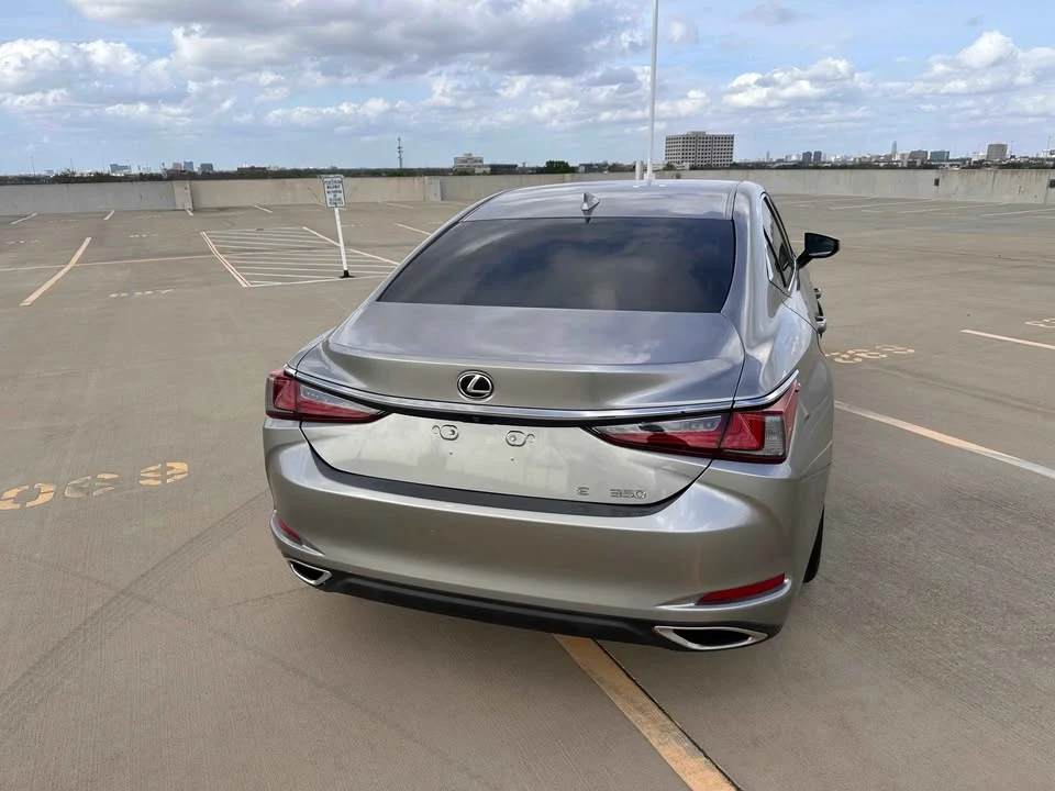 2019 Lexus ES 7th Gen - Image 3 of 10
