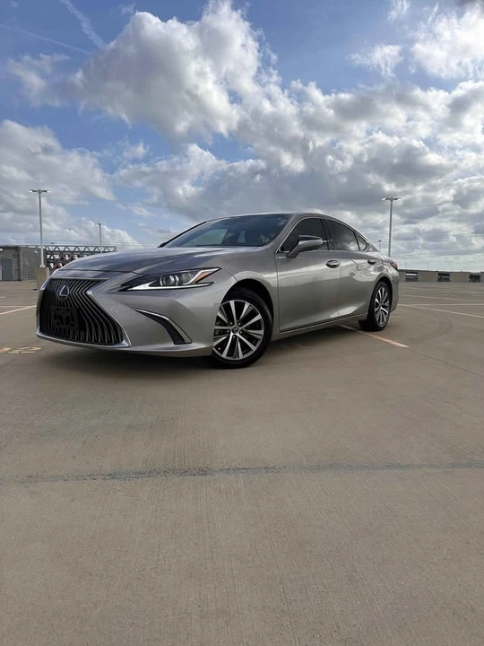2019 Lexus ES 7th Gen - Image 4 of 10