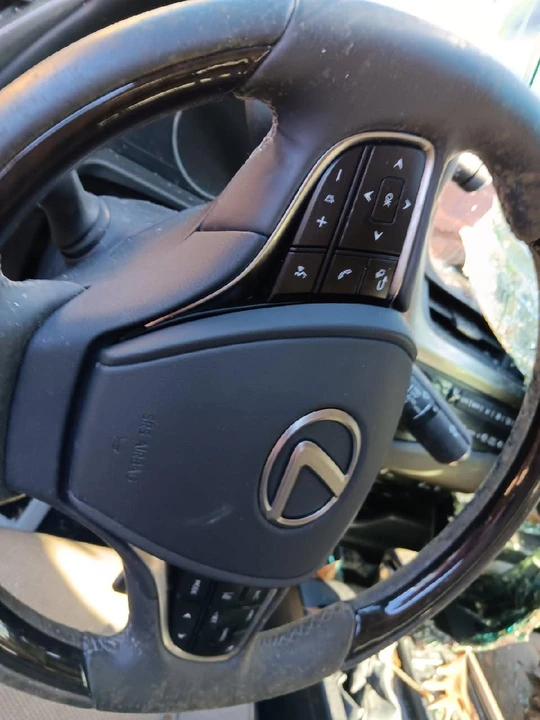 2019 Lexus ES 7th Gen - Image 12 of 19