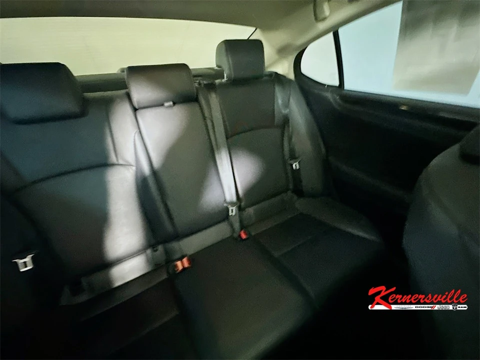 2019 Lexus ES 7th Gen - Image 14 of 21