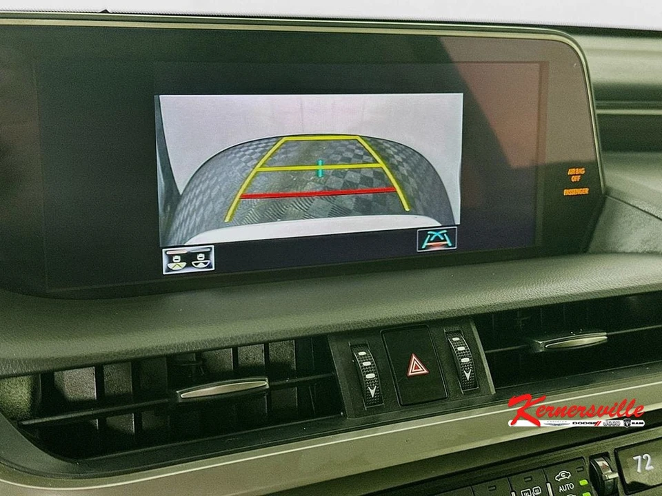 2019 Lexus ES 7th Gen - Image 20 of 21