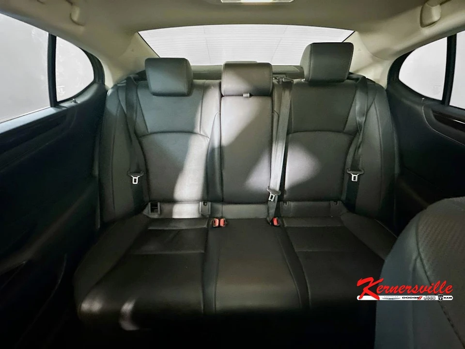 2019 Lexus ES 7th Gen - Image 13 of 21