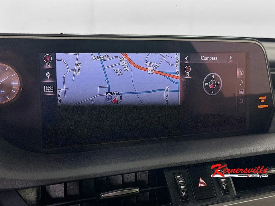 2019 Lexus ES 7th Gen - Image 19 of 21