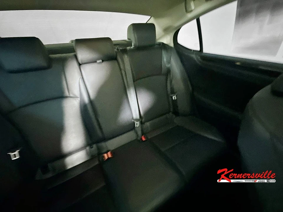 2019 Lexus ES 7th Gen - Image 14 of 21