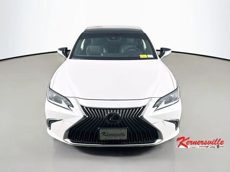 2019 Lexus ES 7th Gen - Image 2 of 21