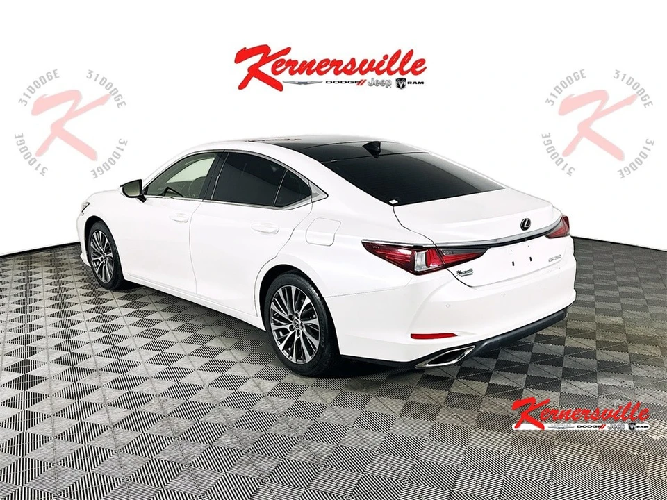 2019 Lexus ES 7th Gen - Image 5 of 21