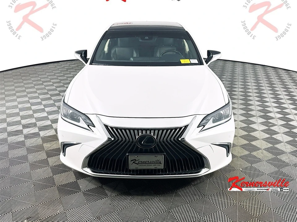 2019 Lexus ES 7th Gen - Image 2 of 21