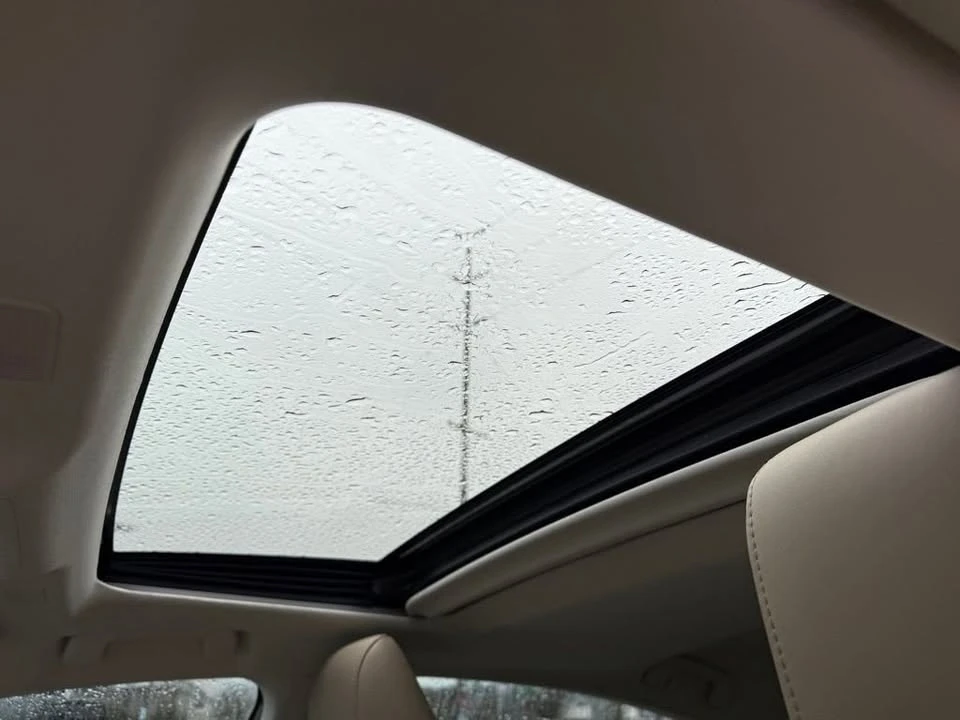 2019 Lexus ES 7th Gen - Image 14 of 20