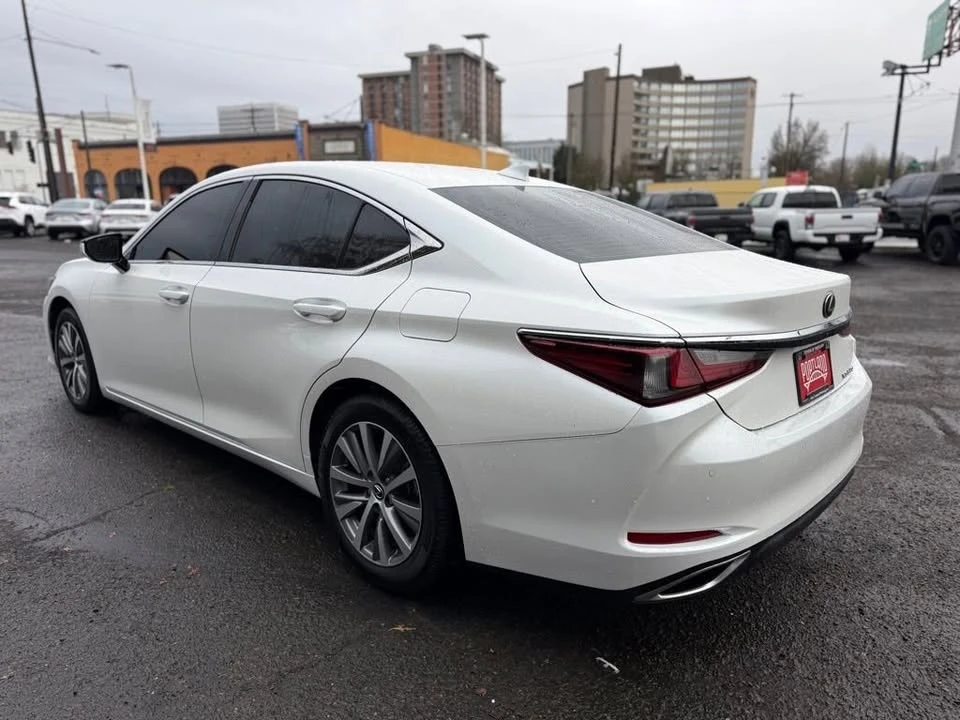 2019 Lexus ES 7th Gen - Image 5 of 20