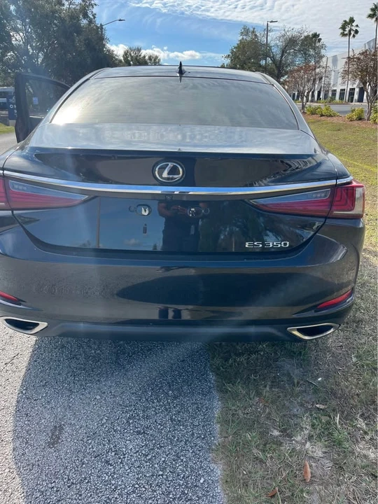2019 Lexus ES 7th Gen - Image 6 of 10