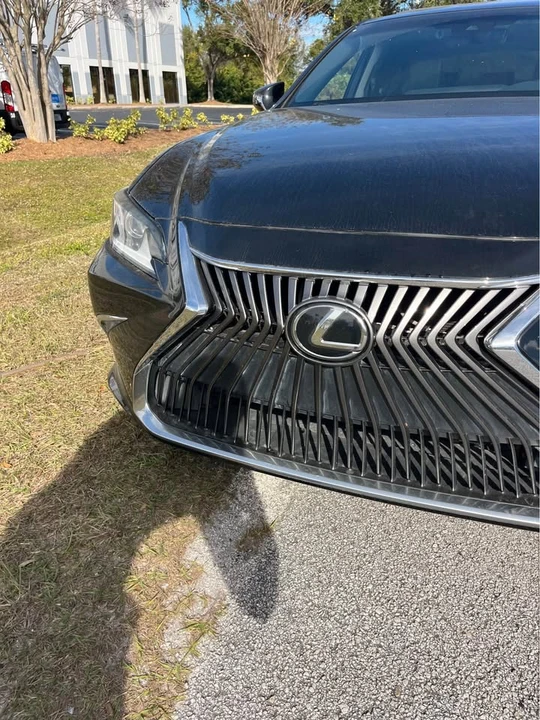 2019 Lexus ES 7th Gen - Image 2 of 10