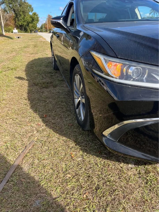 2019 Lexus ES 7th Gen - Image 3 of 10