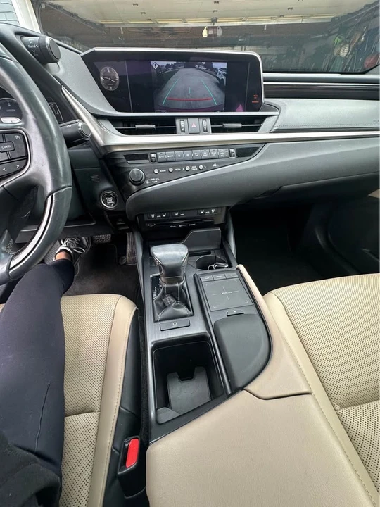 2019 Lexus ES 7th Gen - Image 6 of 14
