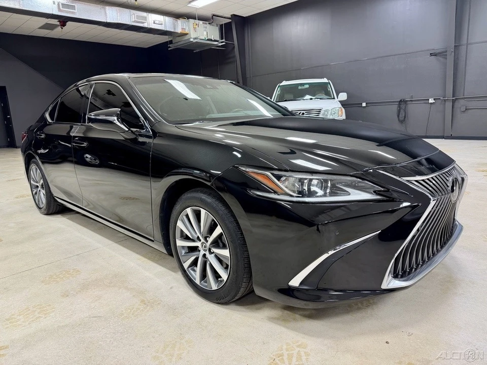 2019 Lexus ES 7th Gen - Image 6 of 12