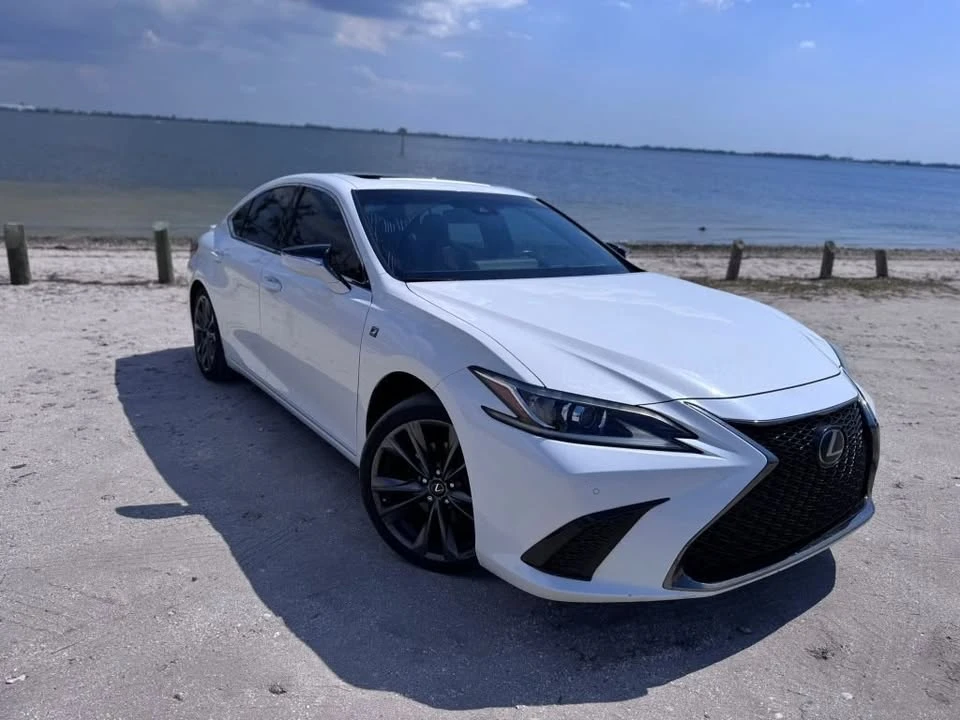 2019 Lexus ES 7th Gen - Image 2 of 7