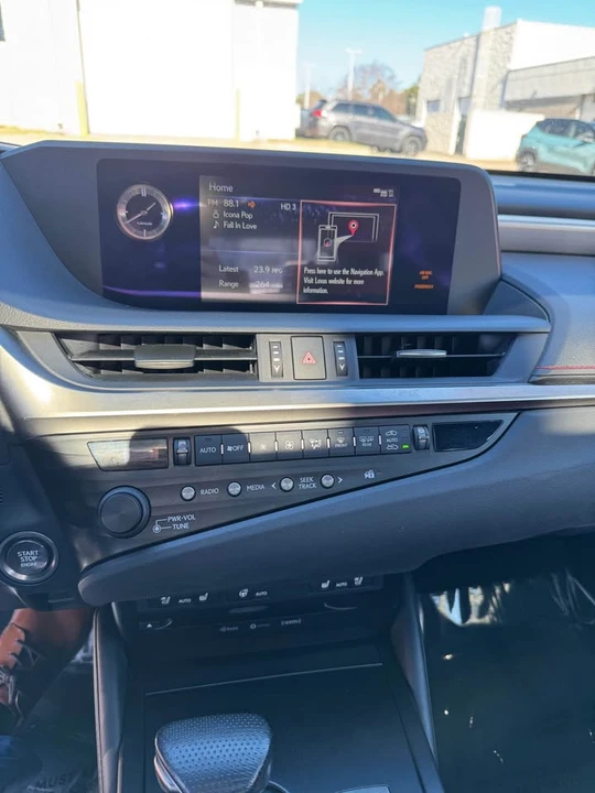 2019 Lexus ES 7th Gen - Image 7 of 13