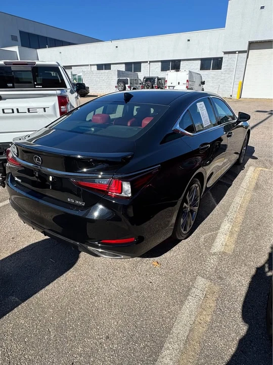 2019 Lexus ES 7th Gen - Image 3 of 13
