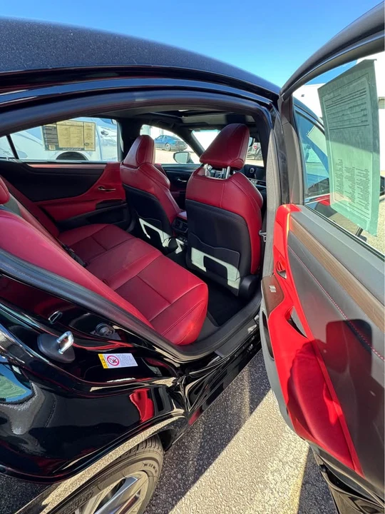 2019 Lexus ES 7th Gen - Image 10 of 13