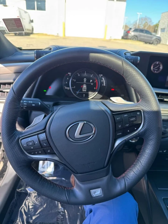 2019 Lexus ES 7th Gen - Image 6 of 13