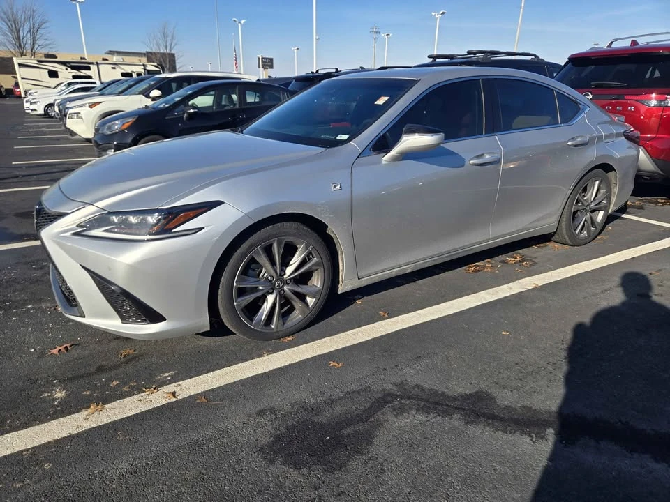 2019 Lexus ES 7th Gen - Image 7 of 12