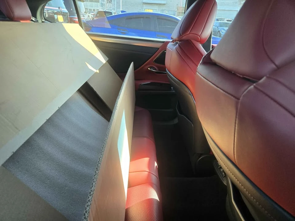 2019 Lexus ES 7th Gen - Image 11 of 12