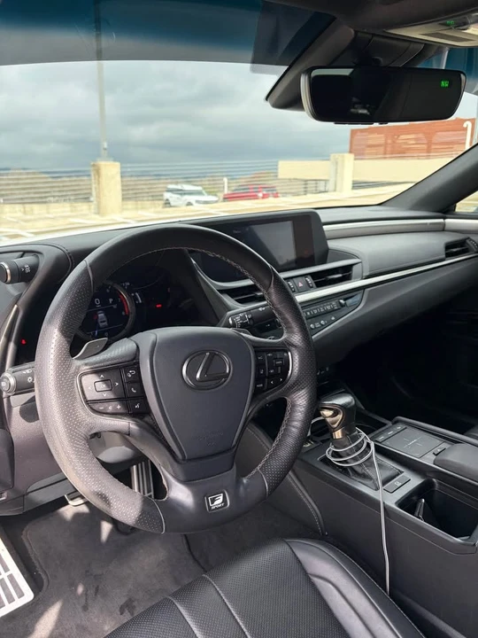 2019 Lexus ES 7th Gen - Image 12 of 12