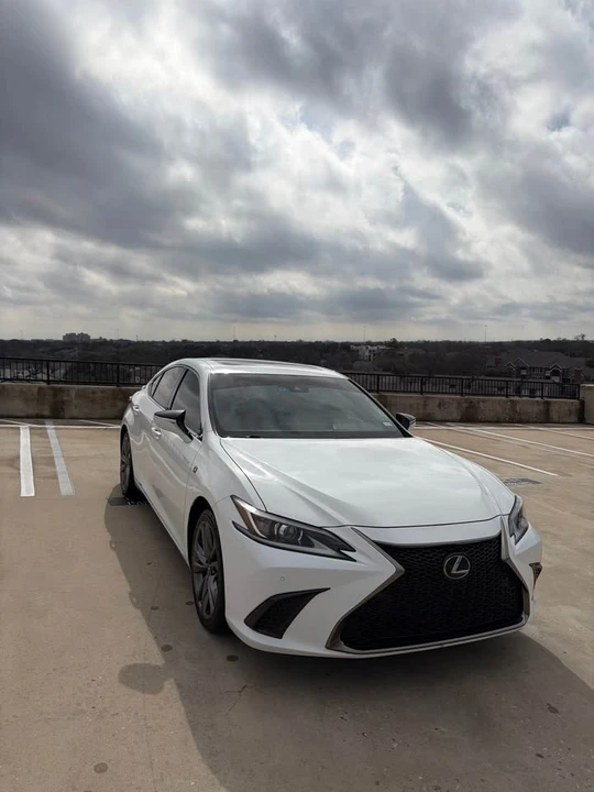 2019 Lexus ES 7th Gen - Image 2 of 12