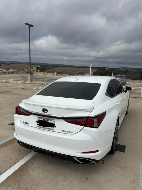 2019 Lexus ES 7th Gen - Image 4 of 12