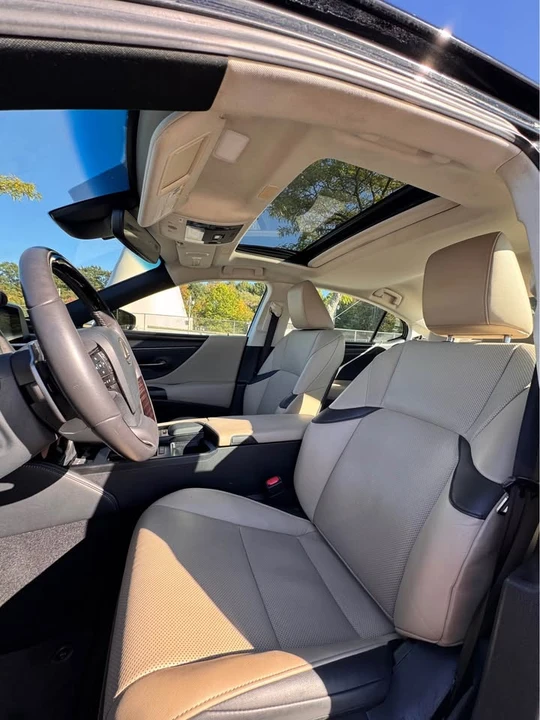 2019 Lexus ES 7th Gen - Image 7 of 14