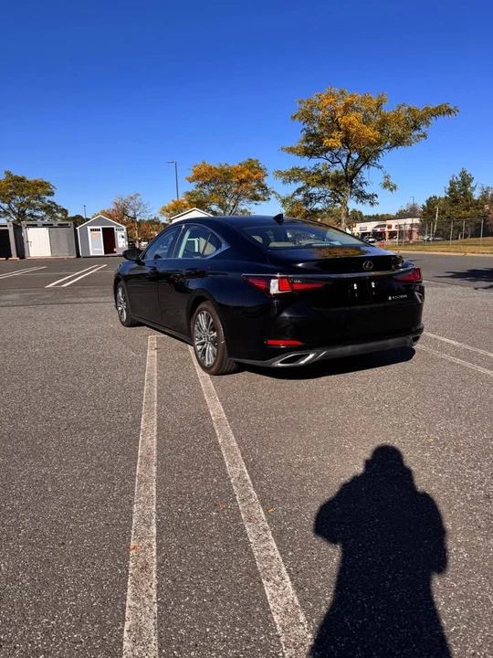 2019 Lexus ES 7th Gen - Image 3 of 14
