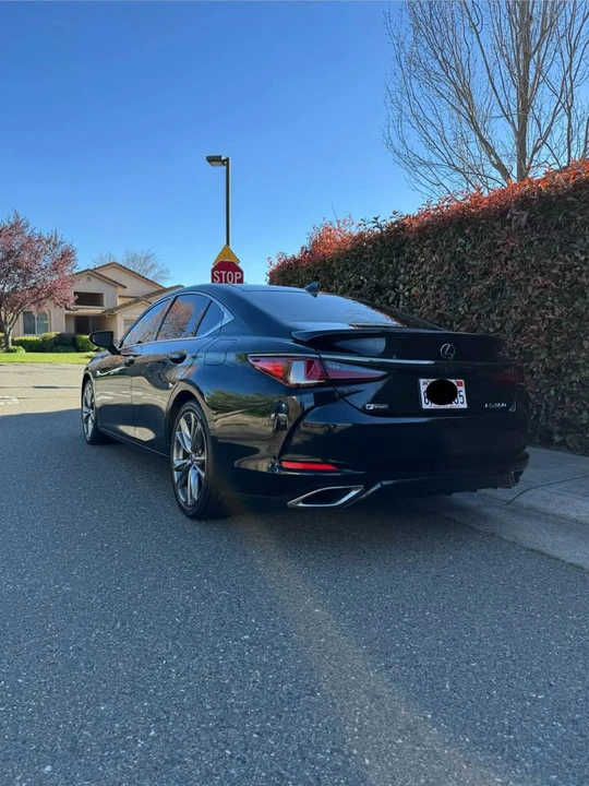2019 Lexus ES 7th Gen - Image 6 of 12