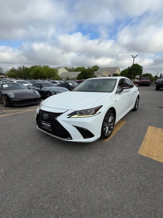 2019 Lexus ES 7th Gen - Image 3 of 11