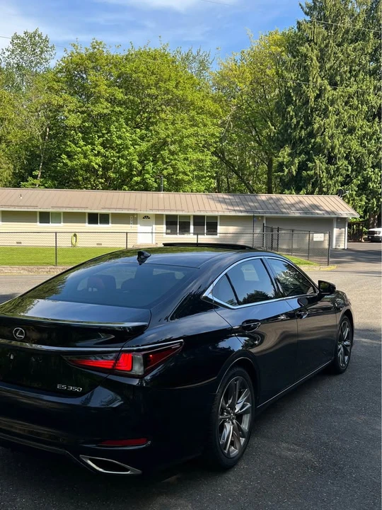 2019 Lexus ES 7th Gen - Image 4 of 12