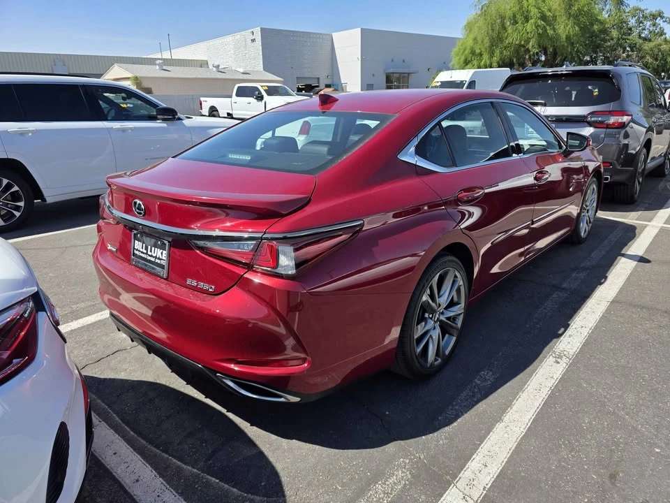 2019 Lexus ES 7th Gen - Image 4 of 6