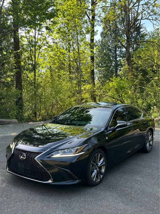 2019 Lexus ES 7th Gen - Image 2 of 12