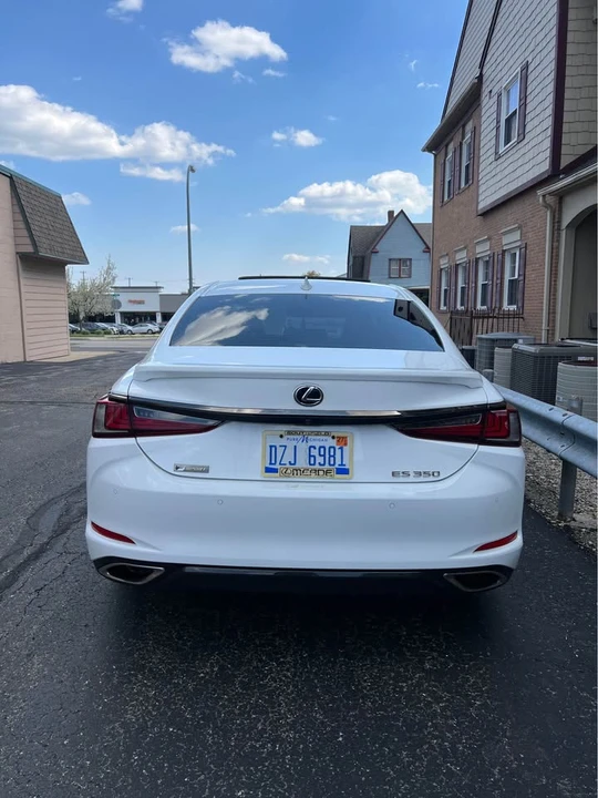 2019 Lexus ES 7th Gen - Image 6 of 19
