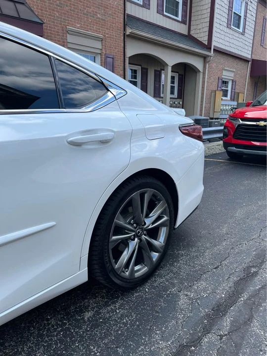 2019 Lexus ES 7th Gen - Image 18 of 19