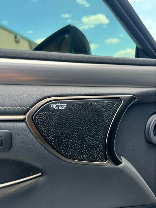 2019 Lexus ES 7th Gen - Image 17 of 19