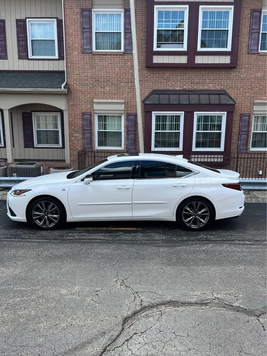 2019 Lexus ES 7th Gen - Image 4 of 17