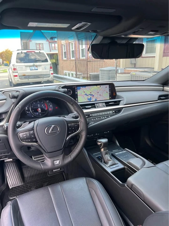 2019 Lexus ES 7th Gen - Image 13 of 17