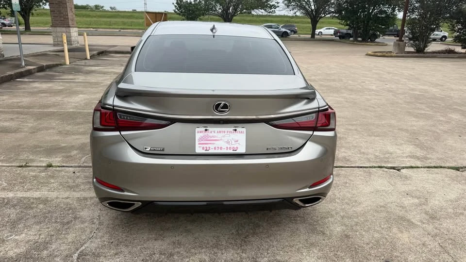 2019 Lexus ES 7th Gen - Image 4 of 20